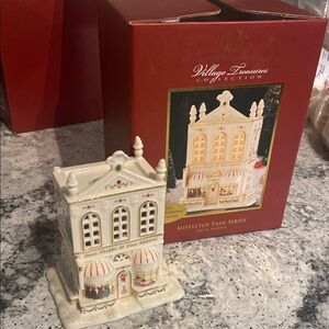 Lenox Mistletoe Park Dress Shop